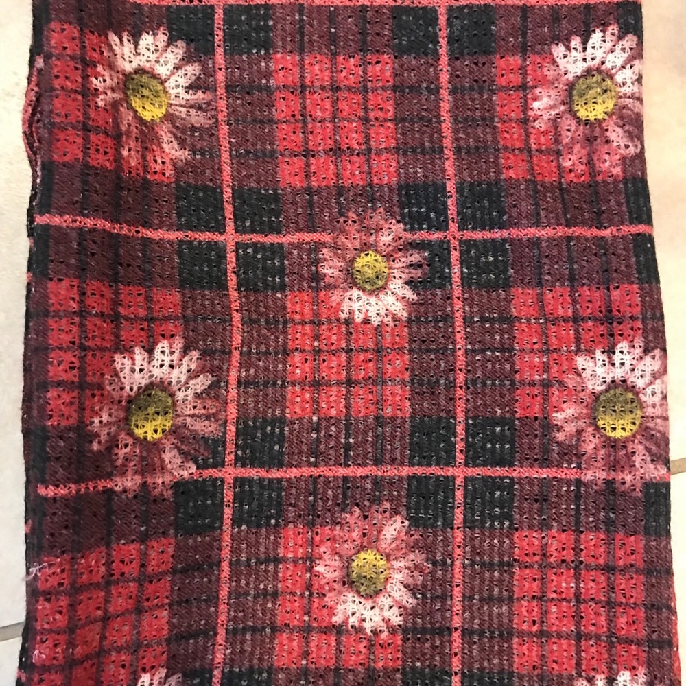 Daisy plaid infinity scarf - Picture 3 of 3